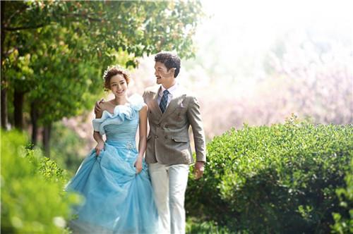 曾经风靡全国的降央卓玛，歌坛销声匿迹背后的深层谜团